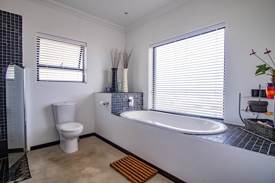 5 Bedroom Property for Sale in Yzerfontein Western Cape